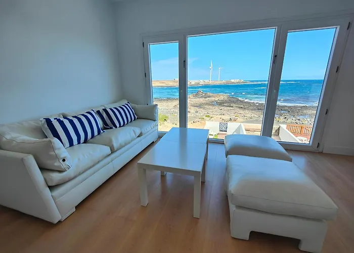 Blue Breeze House With Pool Facing Sea
