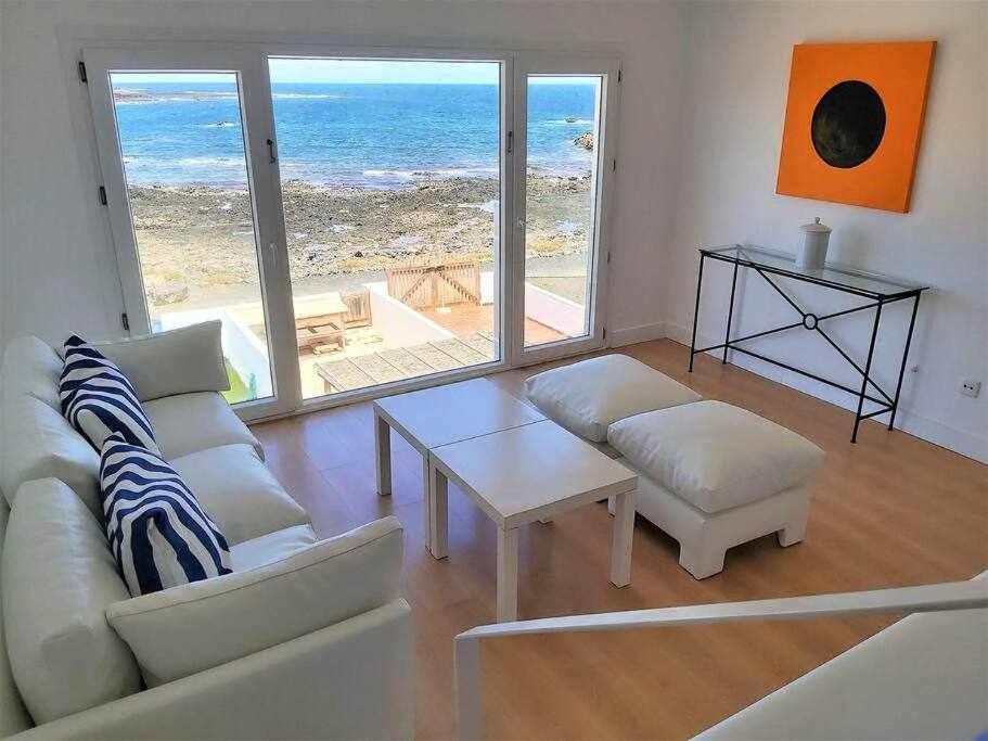 Holiday home Blue Breeze House With Pool Facing Sea Corralejo