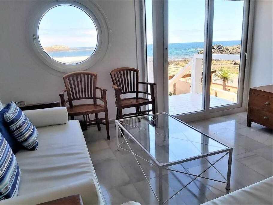 Blue Breeze House With Pool Facing Sea Holiday home *