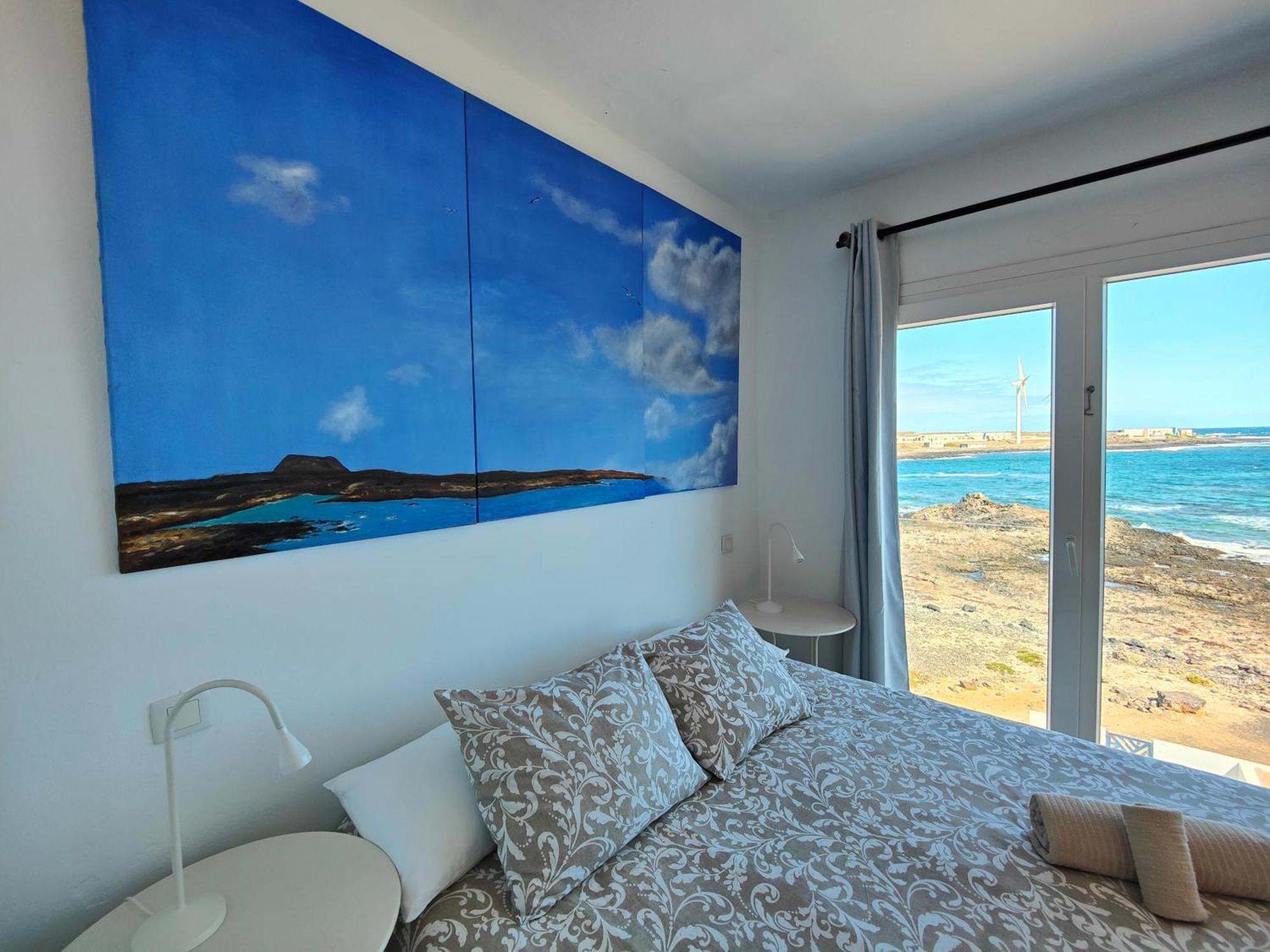 Blue Breeze House With Pool Facing Sea Holiday home
